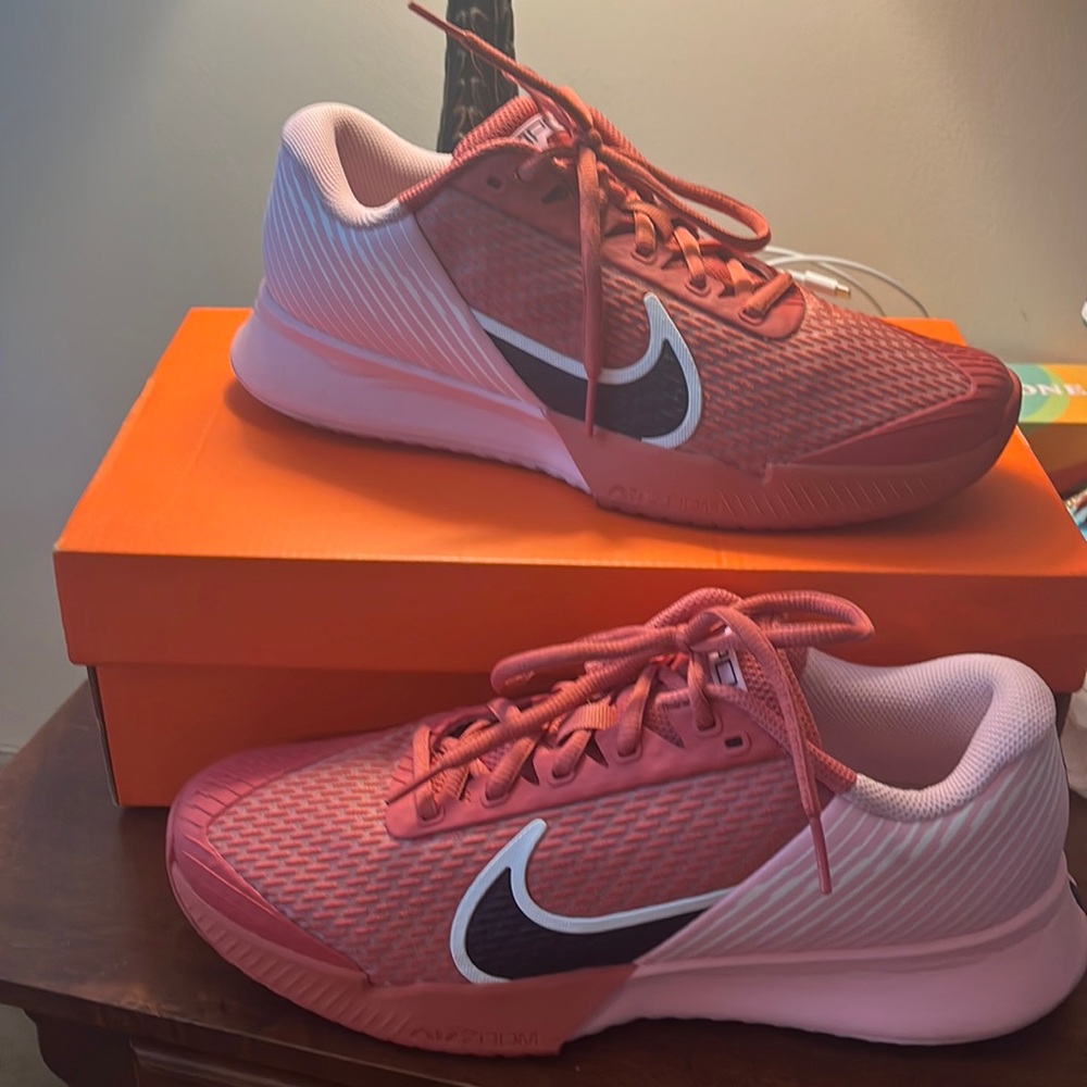 Nike tennis sneakers pink/red size 9